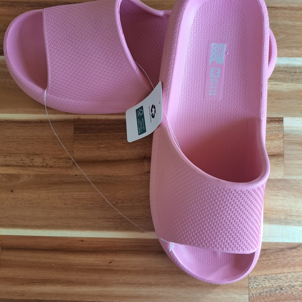 32 Degrees Pink Women's Sandals